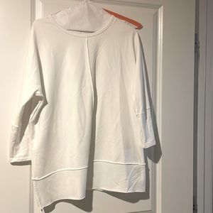 Lounge sweatshirt/sweater in white from spanx. No visible signs of wear.